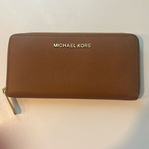 Michael Kors Jet Set Travel Women's Leather Wallet Brown